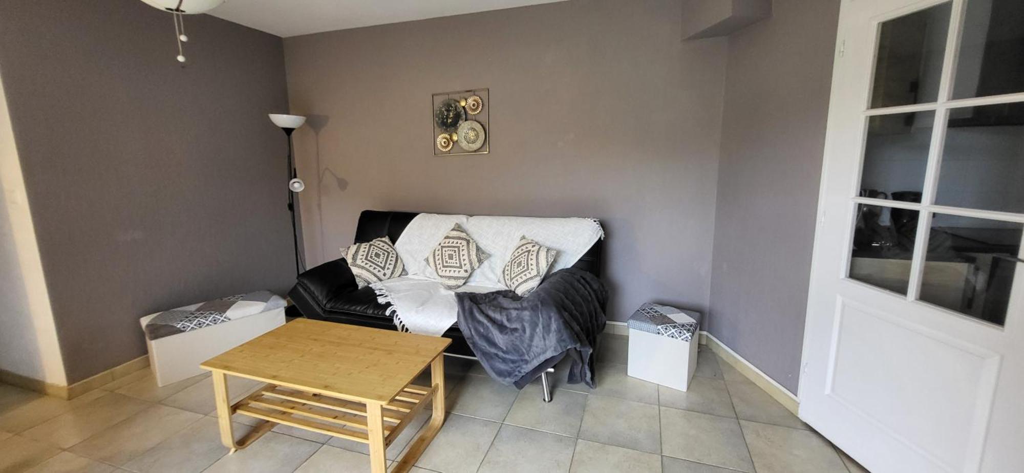 Maison De Plein Pied Avec Jardin Privatif Centre Ville Milly-la-Foret Exterior foto